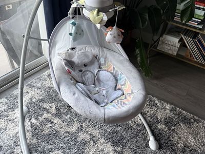 Fisher Price SnugaPuppy baby Swing