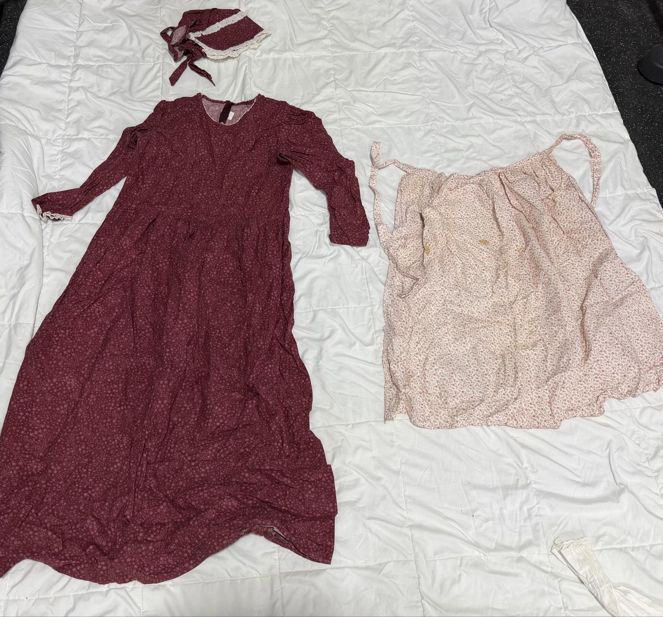 Pioneer Dress with matching bonnet and apron