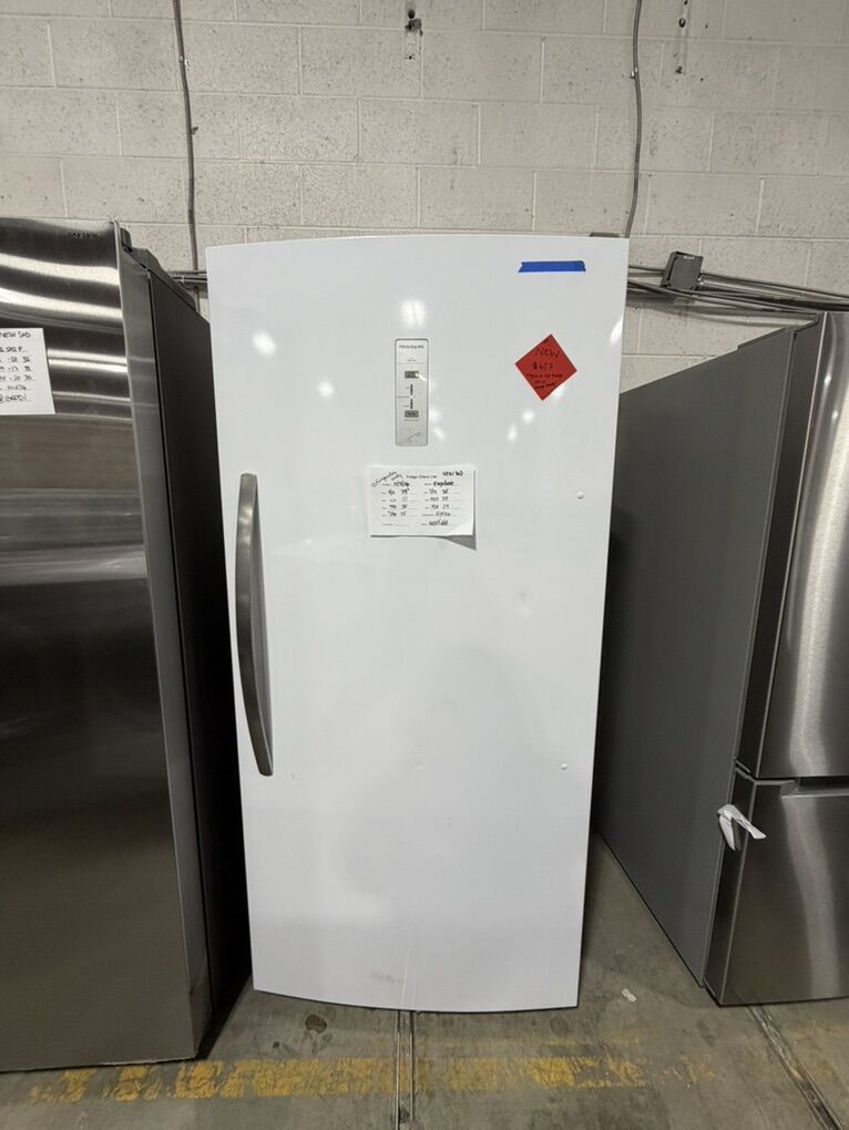 HURRY! BRAND NEW FRIGIDAIRE 20 CF FULL FRIDGE!
