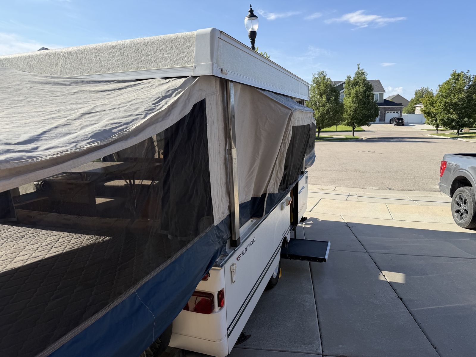 2007 Fleetwood Bayside Popup Trailer