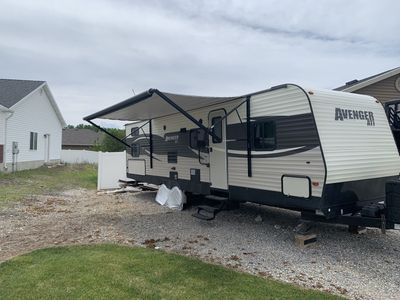 2017 Prime Time Avenger ATI Travel Trailer - Sleeps 8, Awning, Outdoor Kitchen/Shower, New Tires
