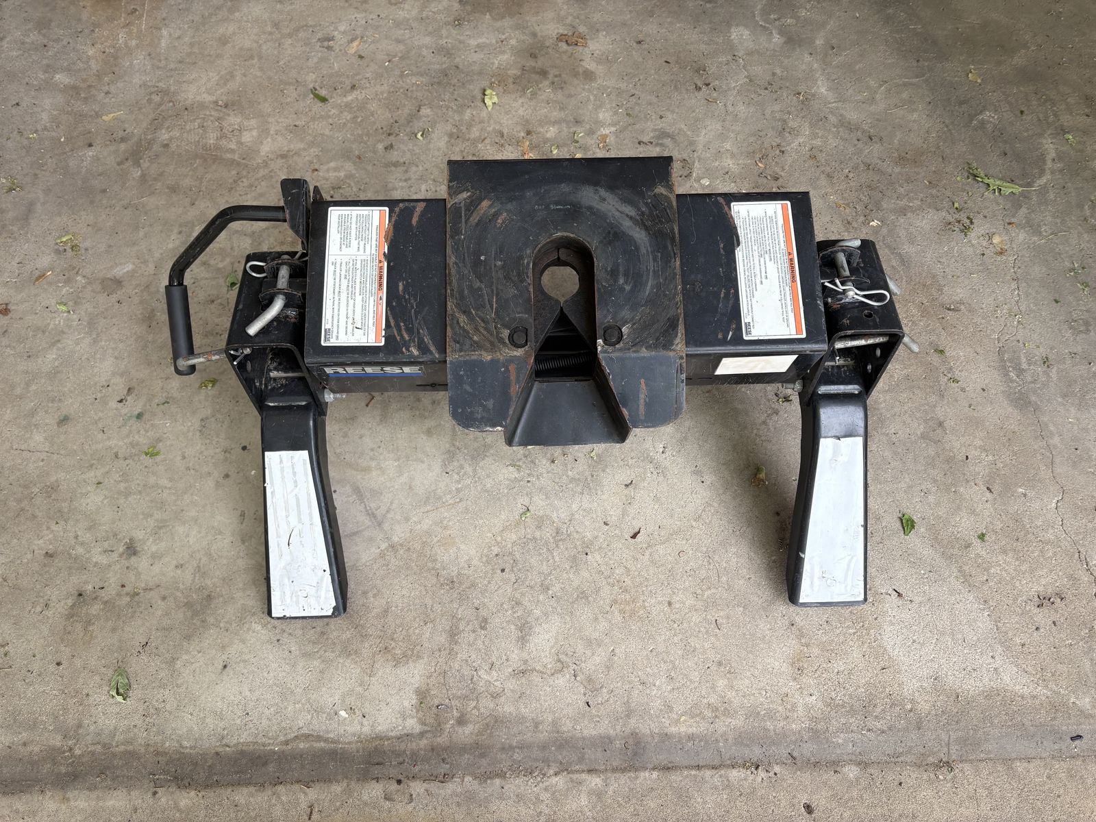 Reese 15K Fifth Wheel Hitch