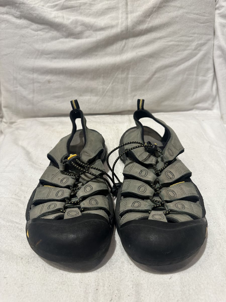 Keen Men’s Size 10 Green Leather Hiking Sandals