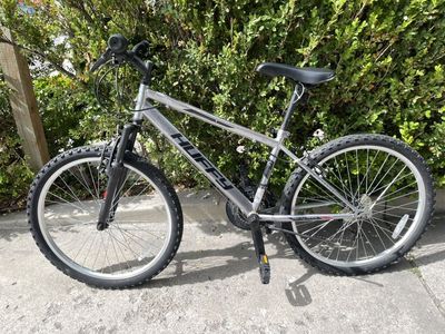 Huffy 24 Rock Creek Mountain Bike