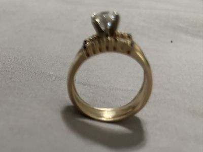 Diamond ring size9