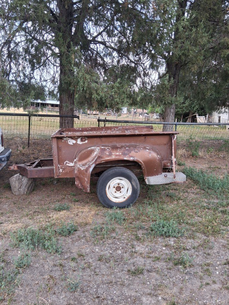 Custom Pickup Bed Single Axle Utility Trailer