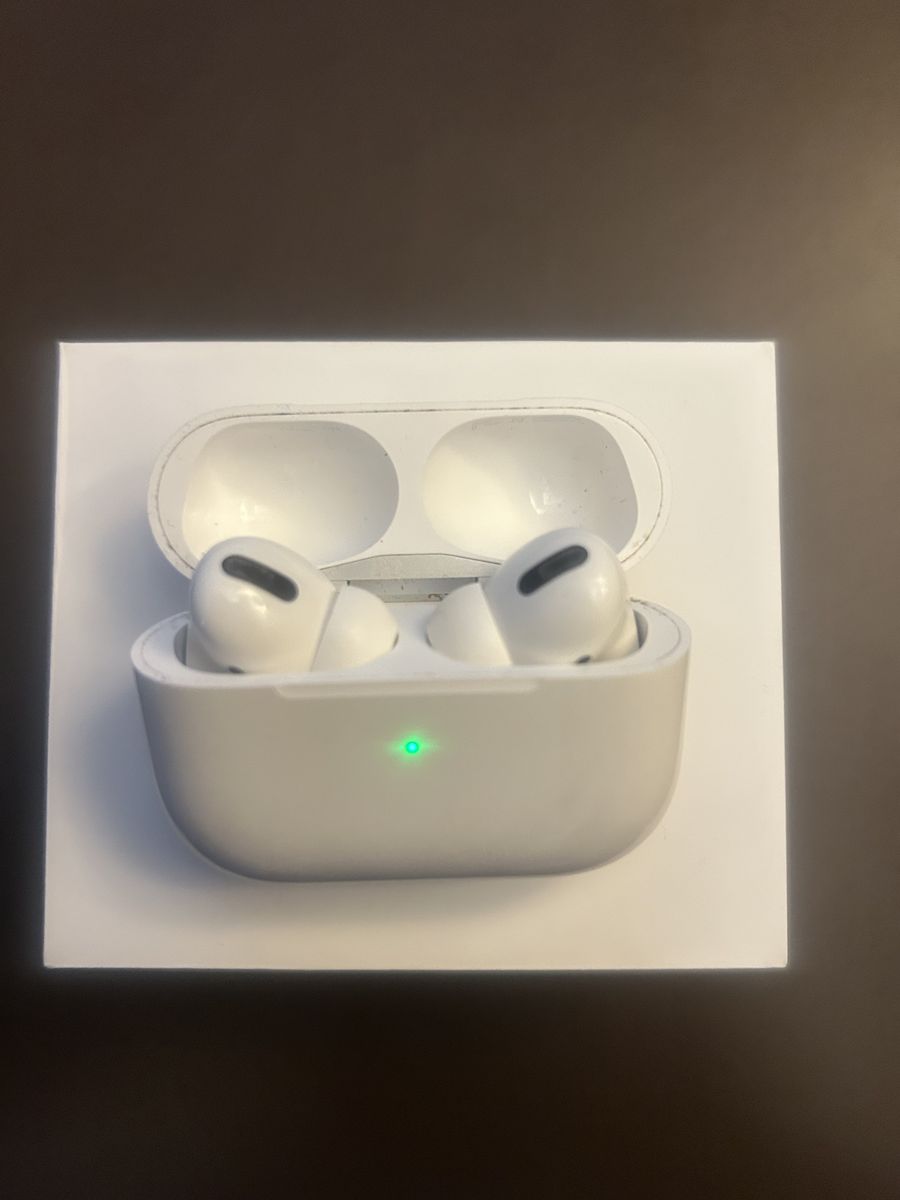 Apple AirPod pro 1 earbuds