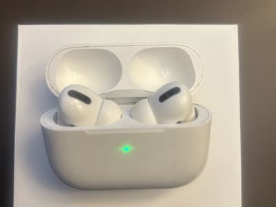 Apple AirPod pro 1 earbuds