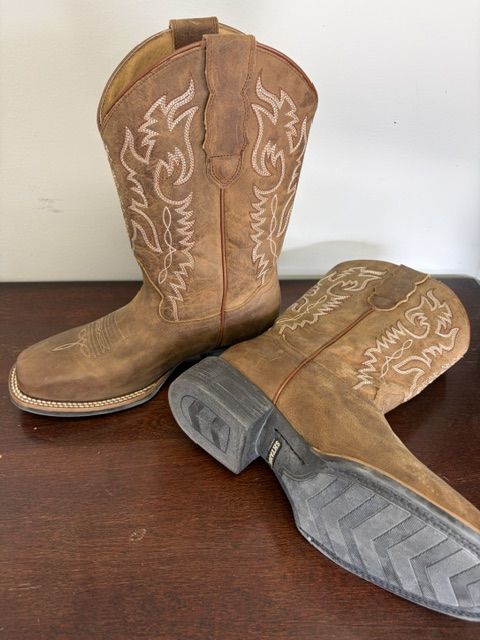 Cowboy Boots size 8 CW