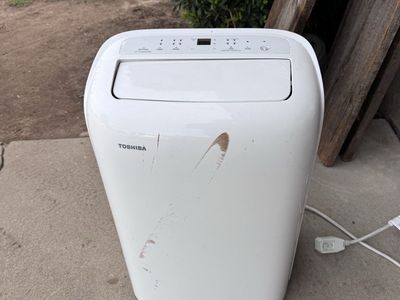 Toshiba RAC-PD1013CWRU 10,000 BTU 115V Portable Mobile Type Air Conditioner
