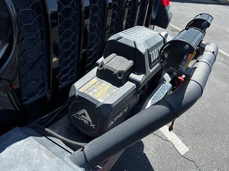 Main image 13