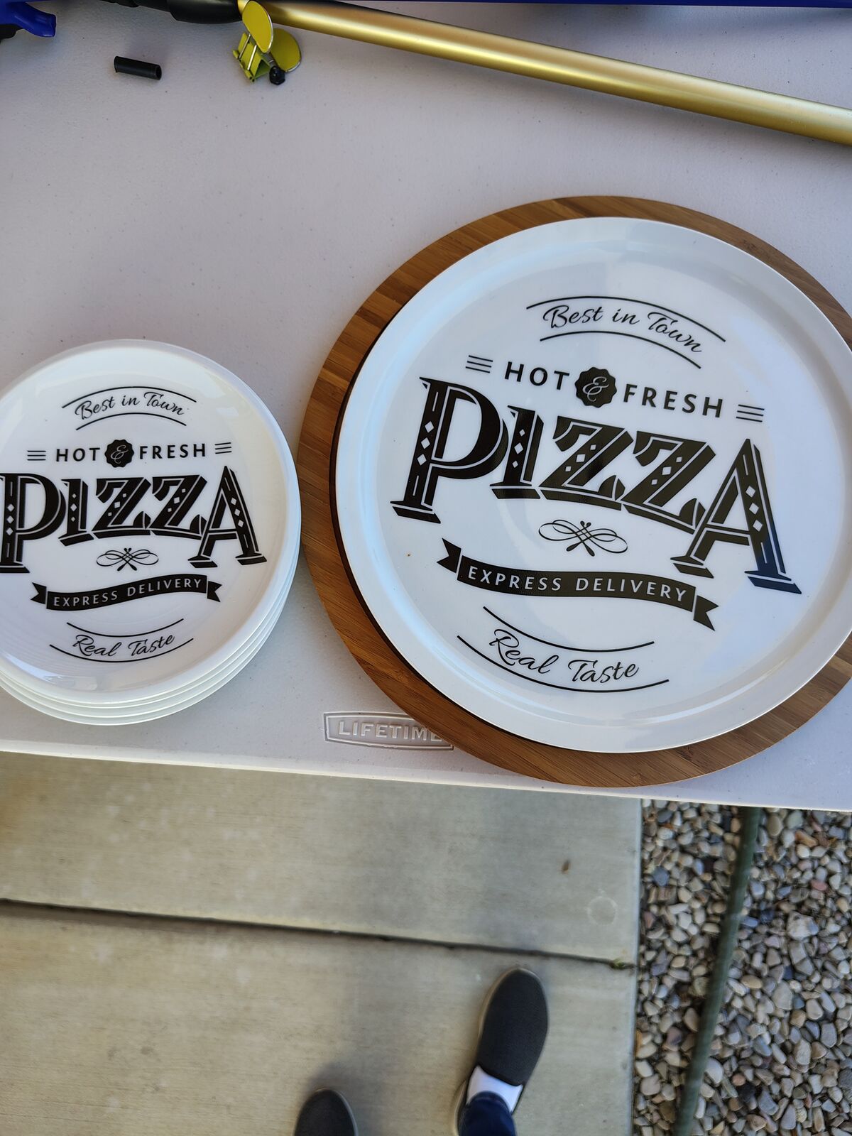 Pizza set - wood plate with ceramic pizza plate with 4 small plates