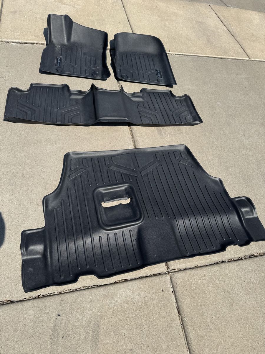 Dodge Durango Smartliner Custom Fit All-Weather Floor Mats