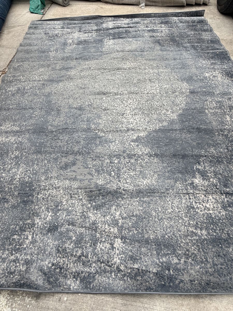 New. Gorgeous 9x12 Blue & Beige Tones Area Rug