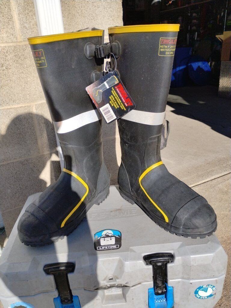 still toe muck boots