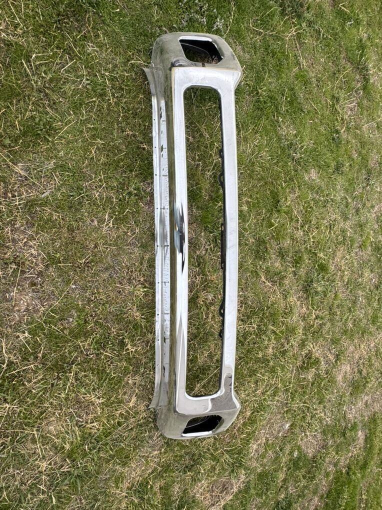 2015 Ford F250 Front Bumper And Chrome Pcs.