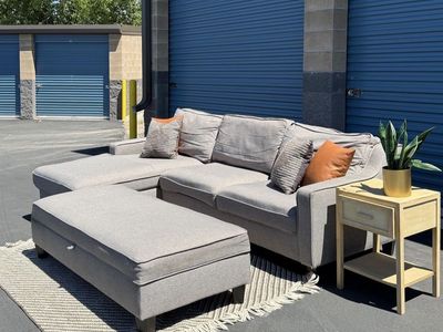 Free Delivery - Gorgeous Modern Sectional