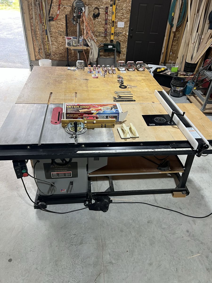 Delta Unisaw 3HP Table Saw w/ Shop Fox Fence, Incra Miter Gauge, Jess-Em Mast-R-Lift, Porter Cable 7518 Router