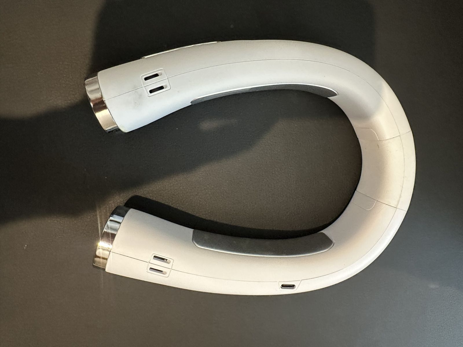 Bladeless Neck Fan, Larger Size – Used – Multiple Speeds – USB-C – White – Lehi