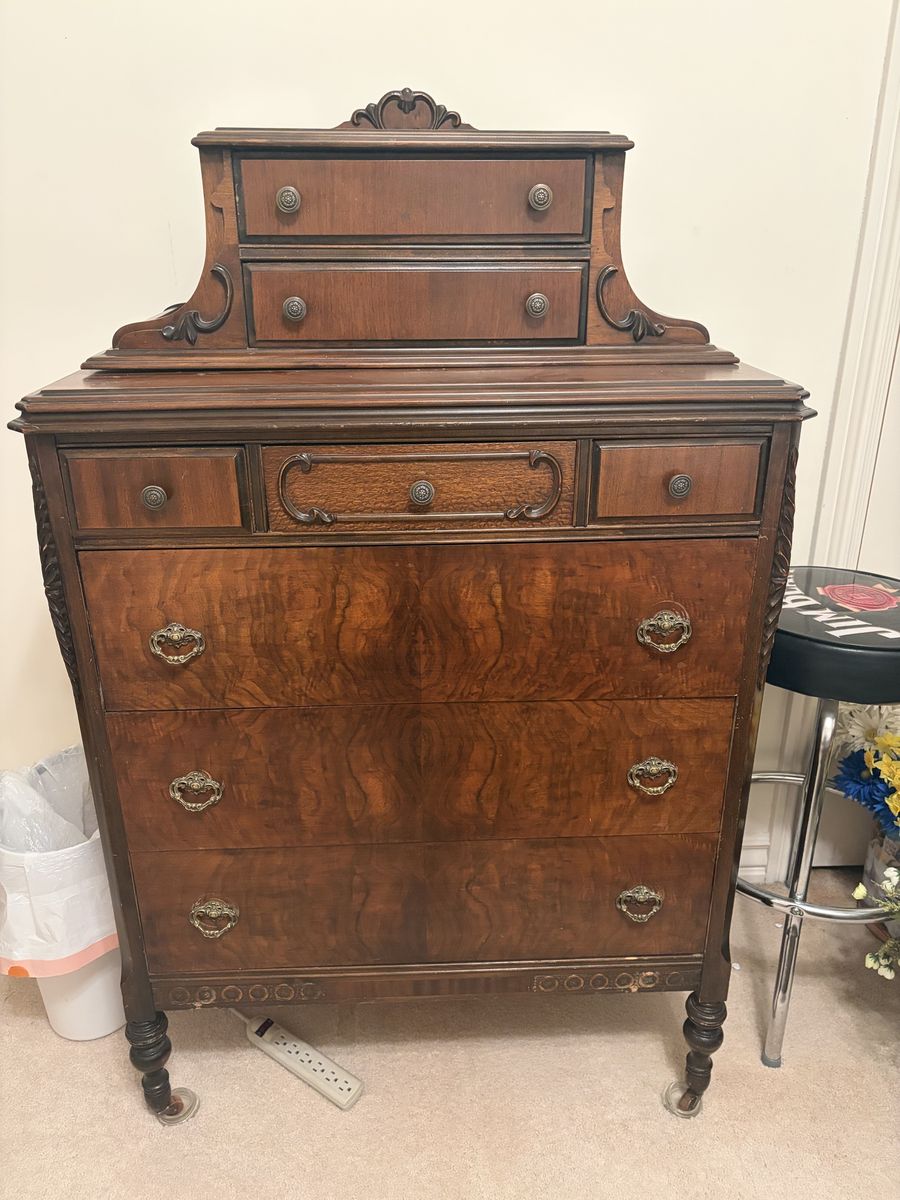 Antique Chest of drawers