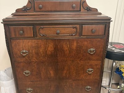Antique Chest of drawers