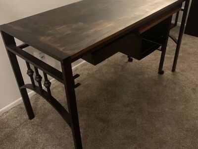 NEAT HIGH QUALITY ROTATION DESK