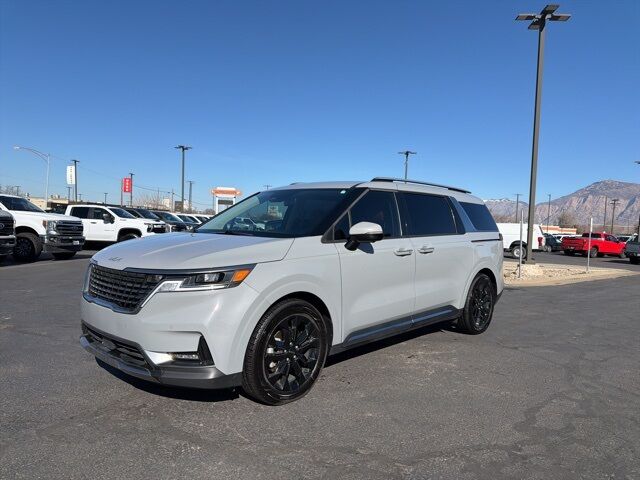 2023 Kia Carnival SX