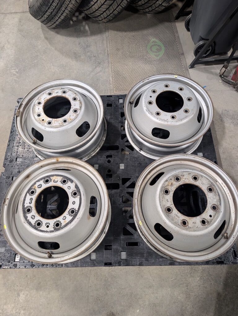 8x200 dually Wheels