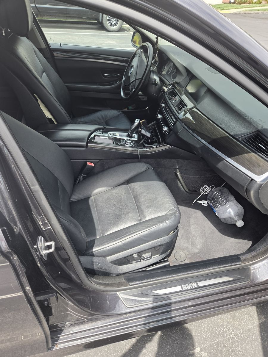 2011 BMW 5 Series 528i
