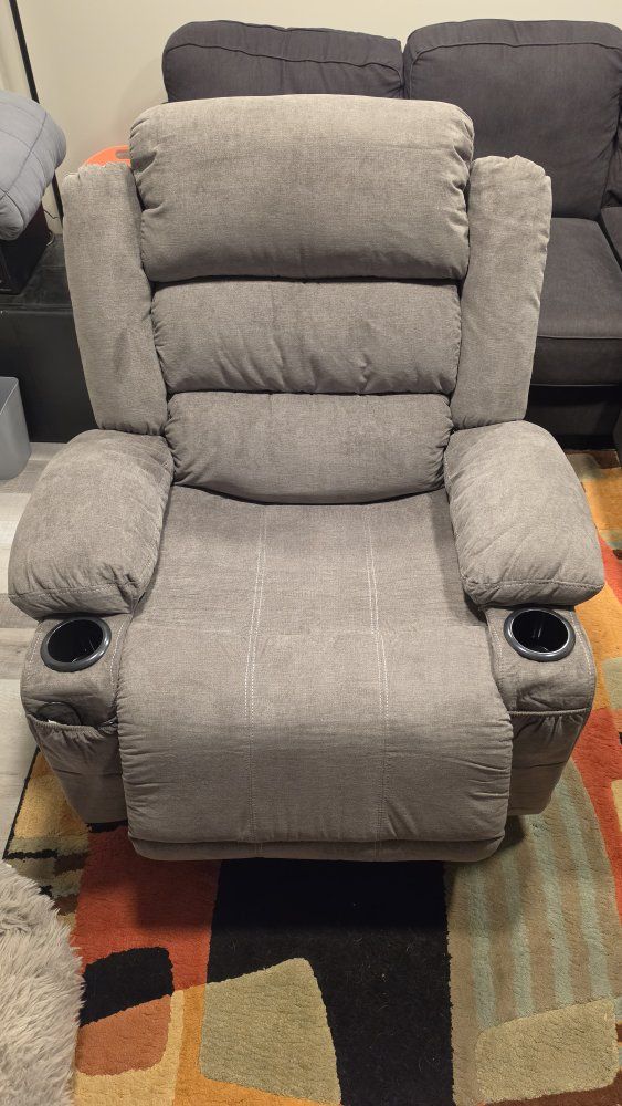 Brand New Recliner – Heated Seat & Massage Features
