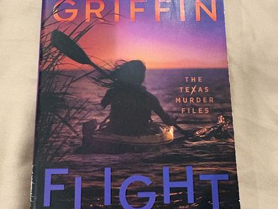 Laura Griffin - Flight (The Texas Murder Files) Thriller Paperback Book