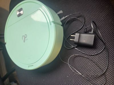 Vie Oli 3-in-1 Robotic Vacuum Cleaner - Great Cond