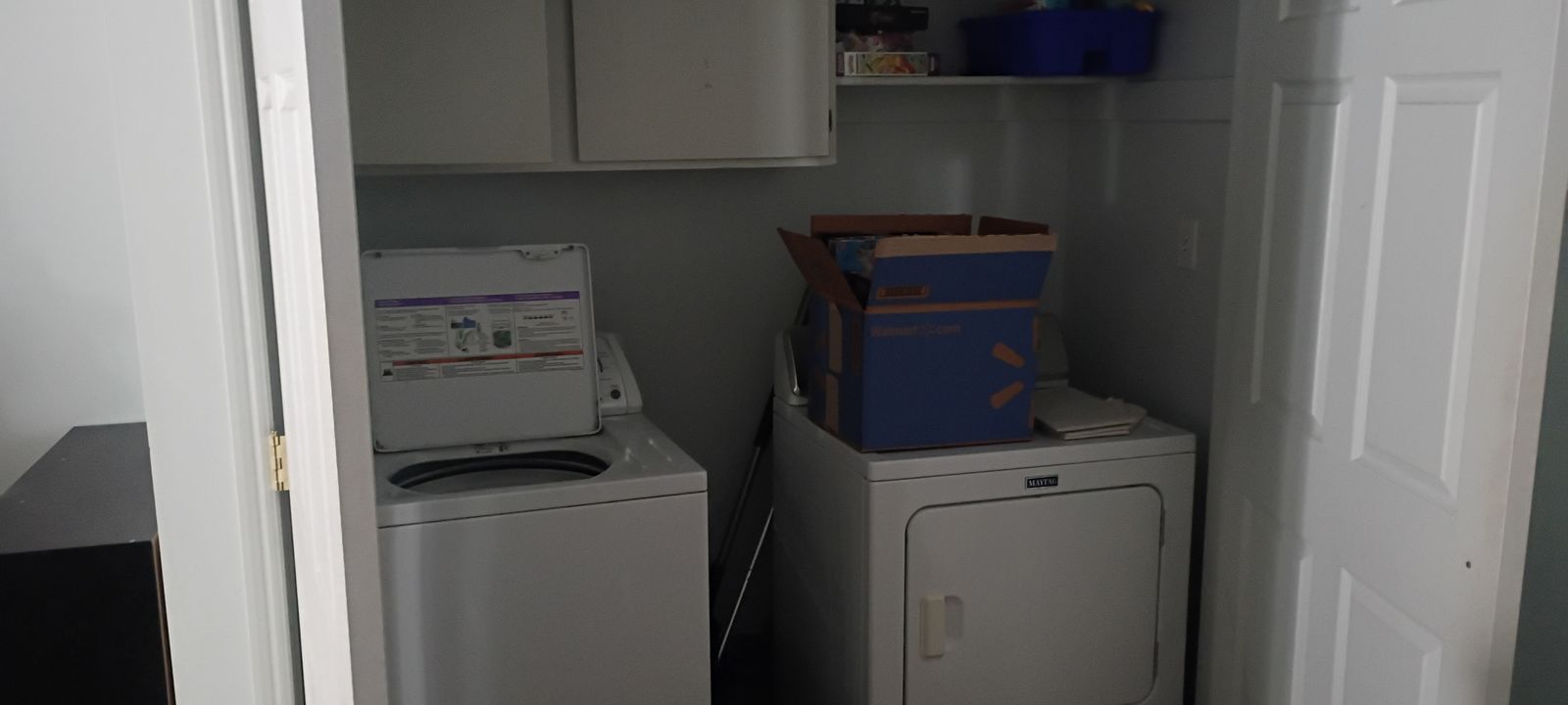 Day light 3 bedroom 1 bath basement apt.  Sandy crescent area just east of Auto mall.