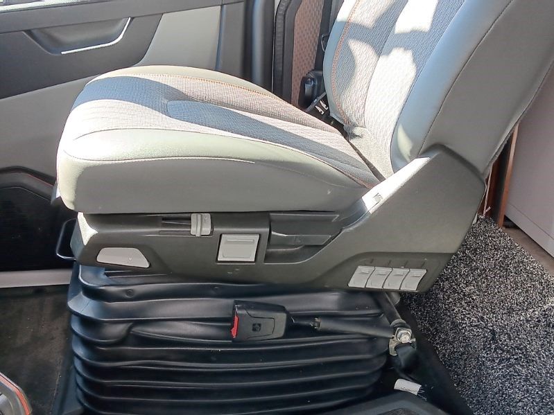 Like New Seats - Driver & Passenger