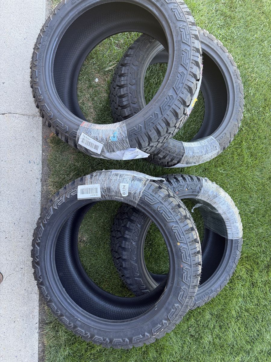 Brand New 4 33x12.50R22 Fury Country Hunter R/T