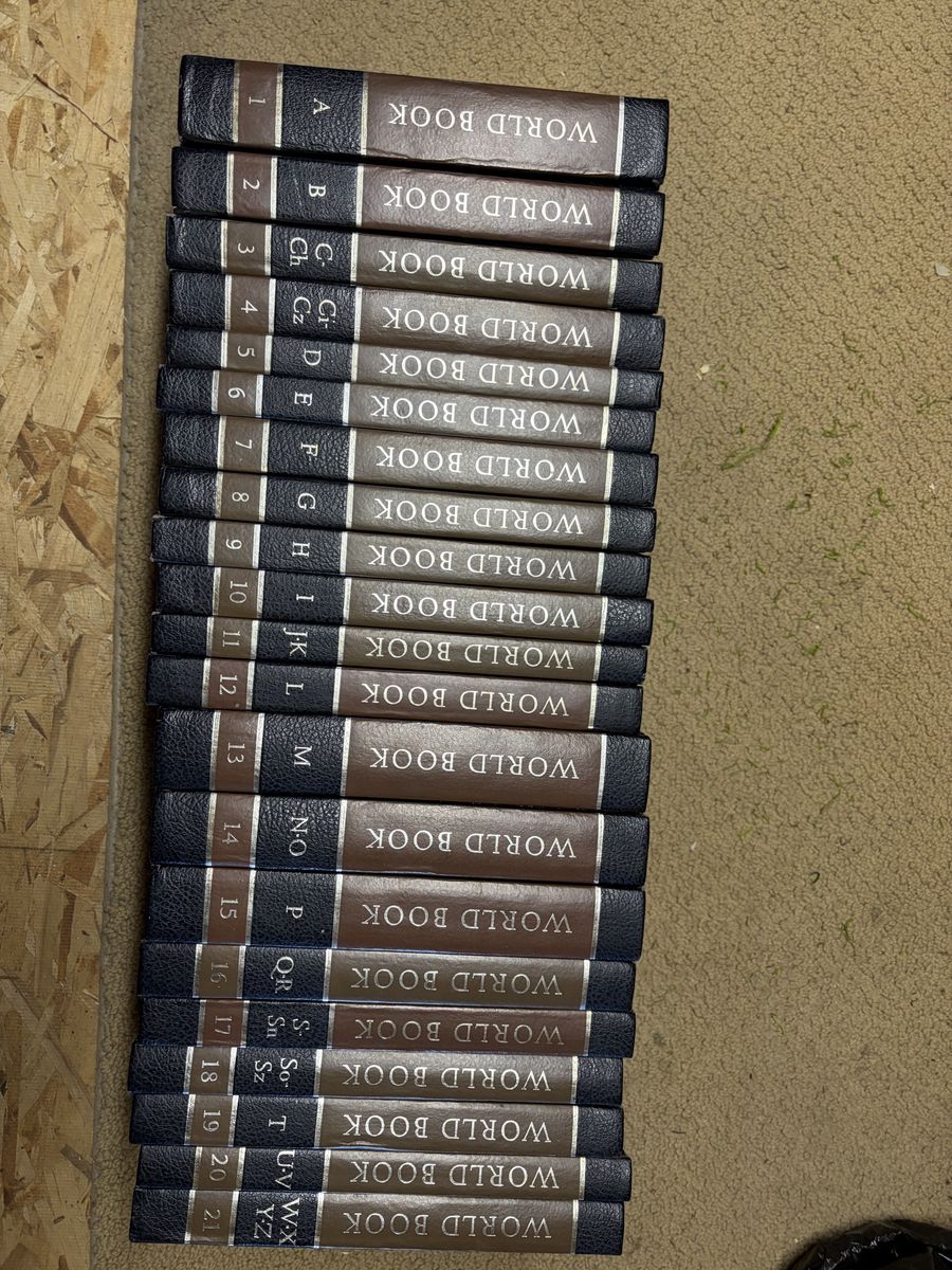 1979 Vintage Encyclopedia-Full Set