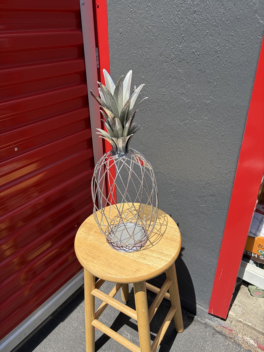 Cool  Decorative Metal Pineapple Wire Basket Sculpture !!