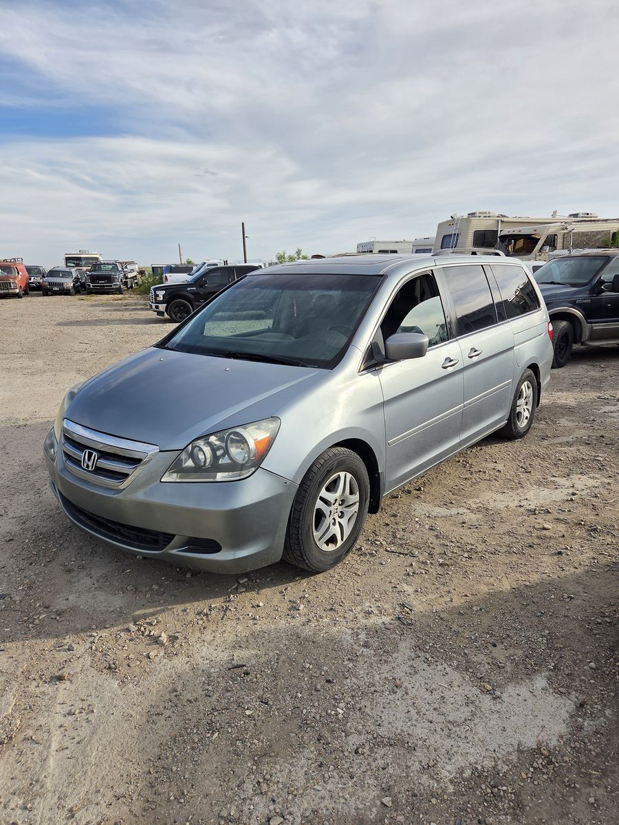 2006 honda odyssey v6 auto 218k miles NEED IT GONE ASAP