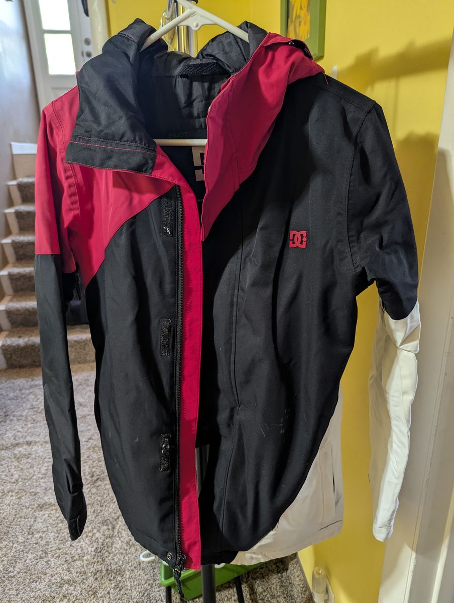 ski jacket womens size small DC brand