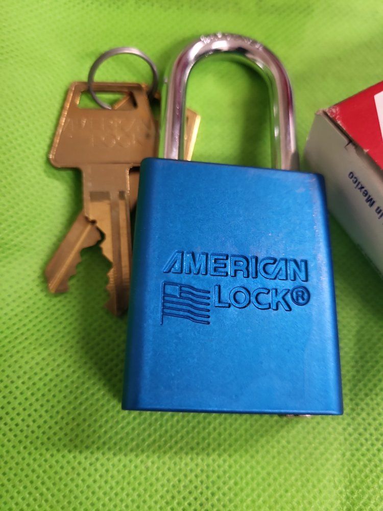 AMERICAN LOCK 1TD8B Blue Padlock with Keys - The Locksmith's Lock Since 1912