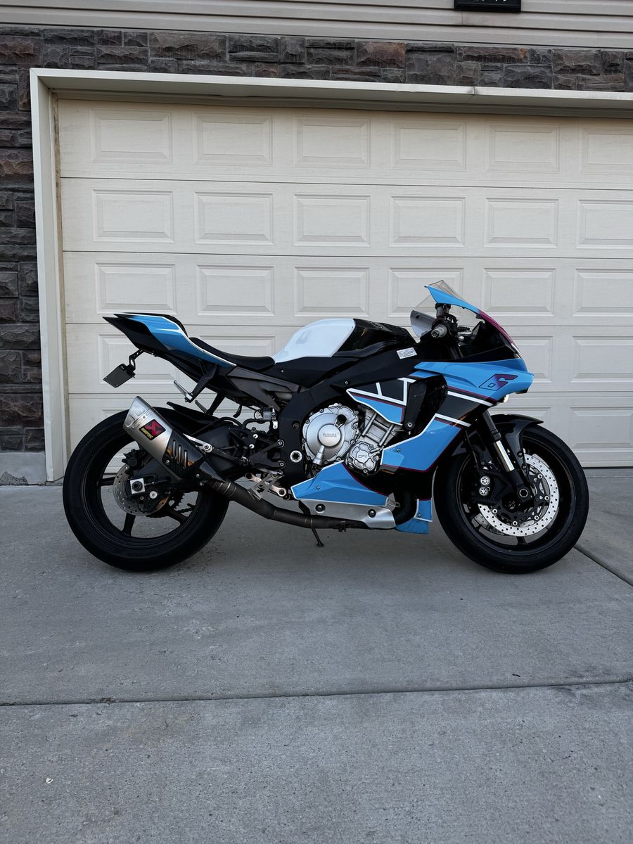 2016 Yamaha R1 Sport Bike - Rebuilt Title, 1400 Engine Miles, Akrapovic Exhaust