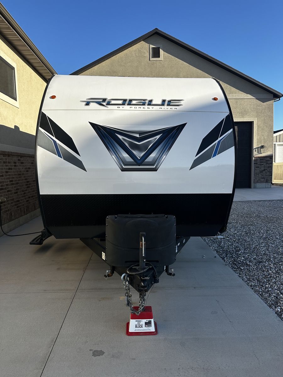 2021 Forest River Vengeance Rogue 25V Toy Hauler w/ Generator & New Tires