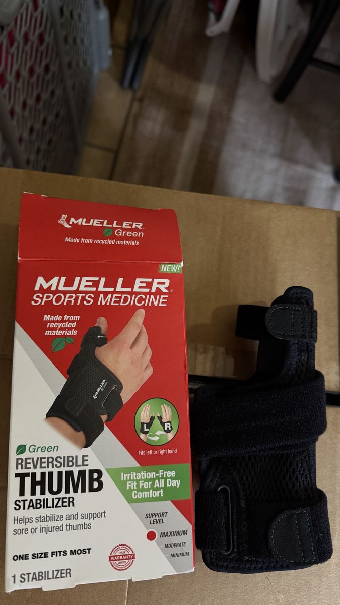 Mueller Green Reversible Thumb Stabilizer, One Size, Maximum Support for Sore/Injured Thumbs