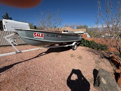 14 Ft Starcraft Aluminum boat with Motor(s)