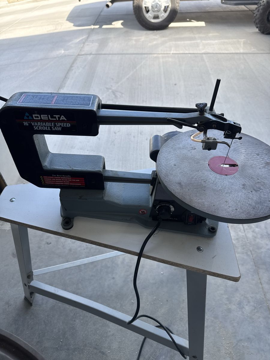 Delta variable speed Scroll saw