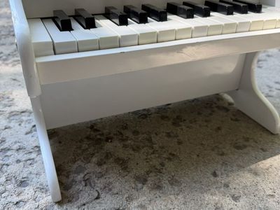 Schoenhut Toy Spinet Piano