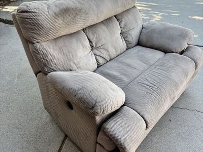 Fabric Reclining Loveseat / Oversized Chair