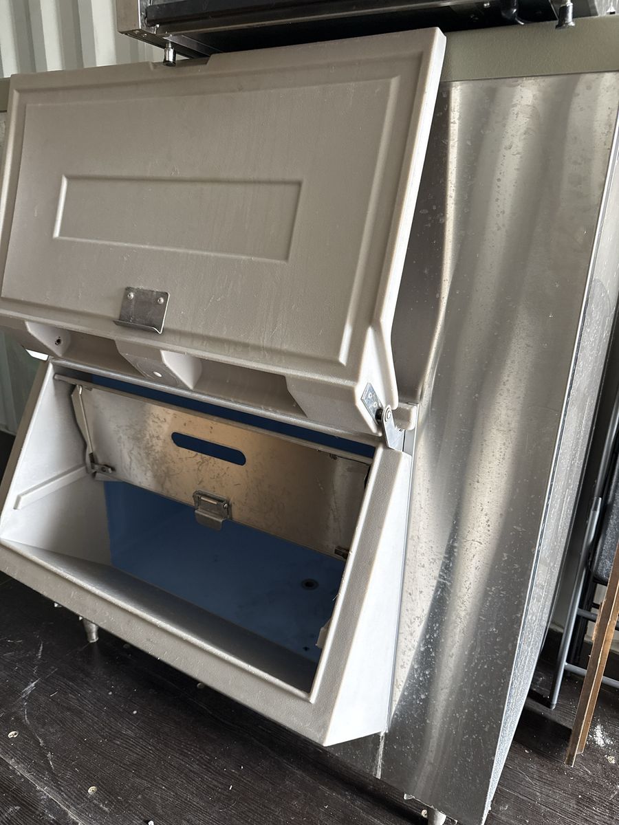 Scotsman BH1100BB-A Commercial Ice Storage Bin