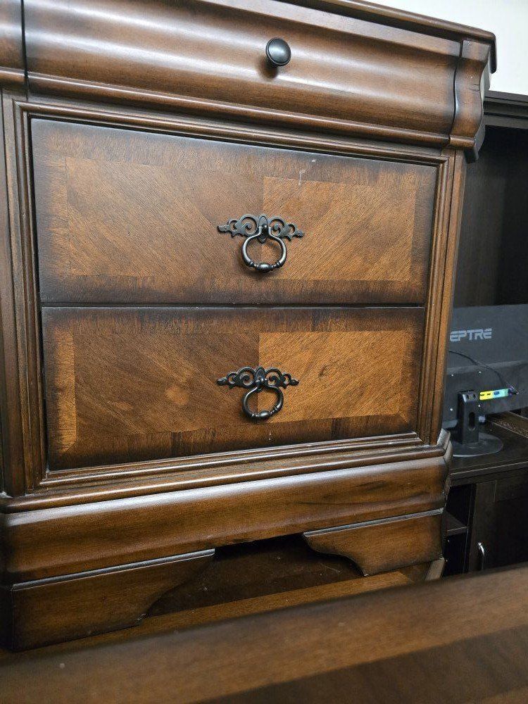 nightstands and dresser