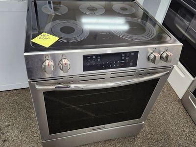 BEAUTIFUL BRAND NEW! FRIGIDAIRE STAINLESS STEEL SLIDE IN RANGE!